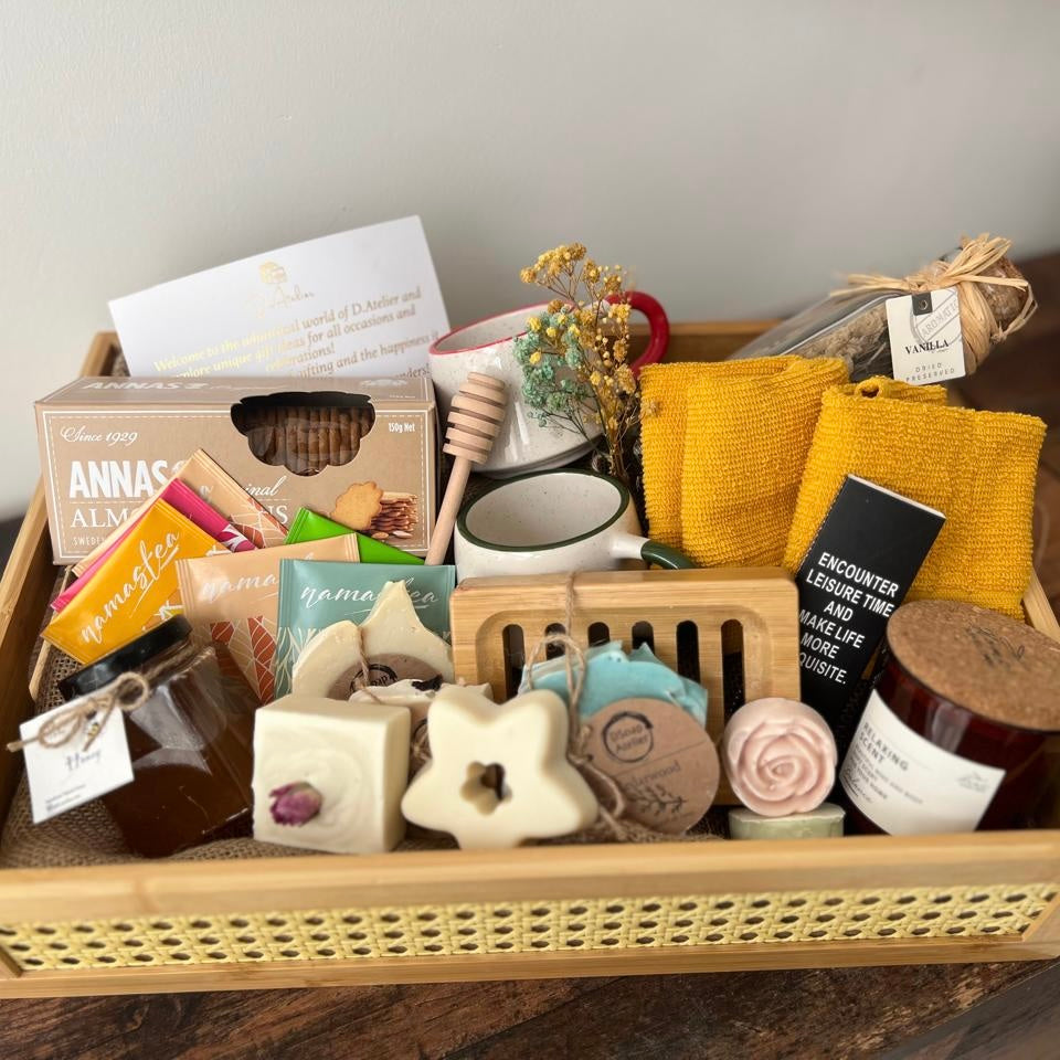 Housewarming Gift Hamper – Curated Comfort