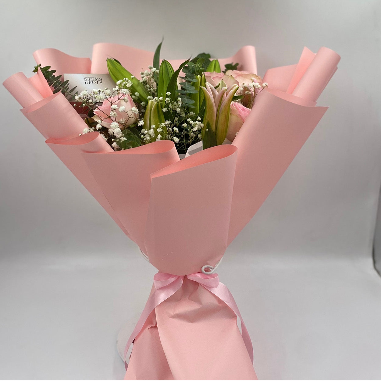 Stunning Pink Bouquet – A Perfect Birthday Gift for Mom