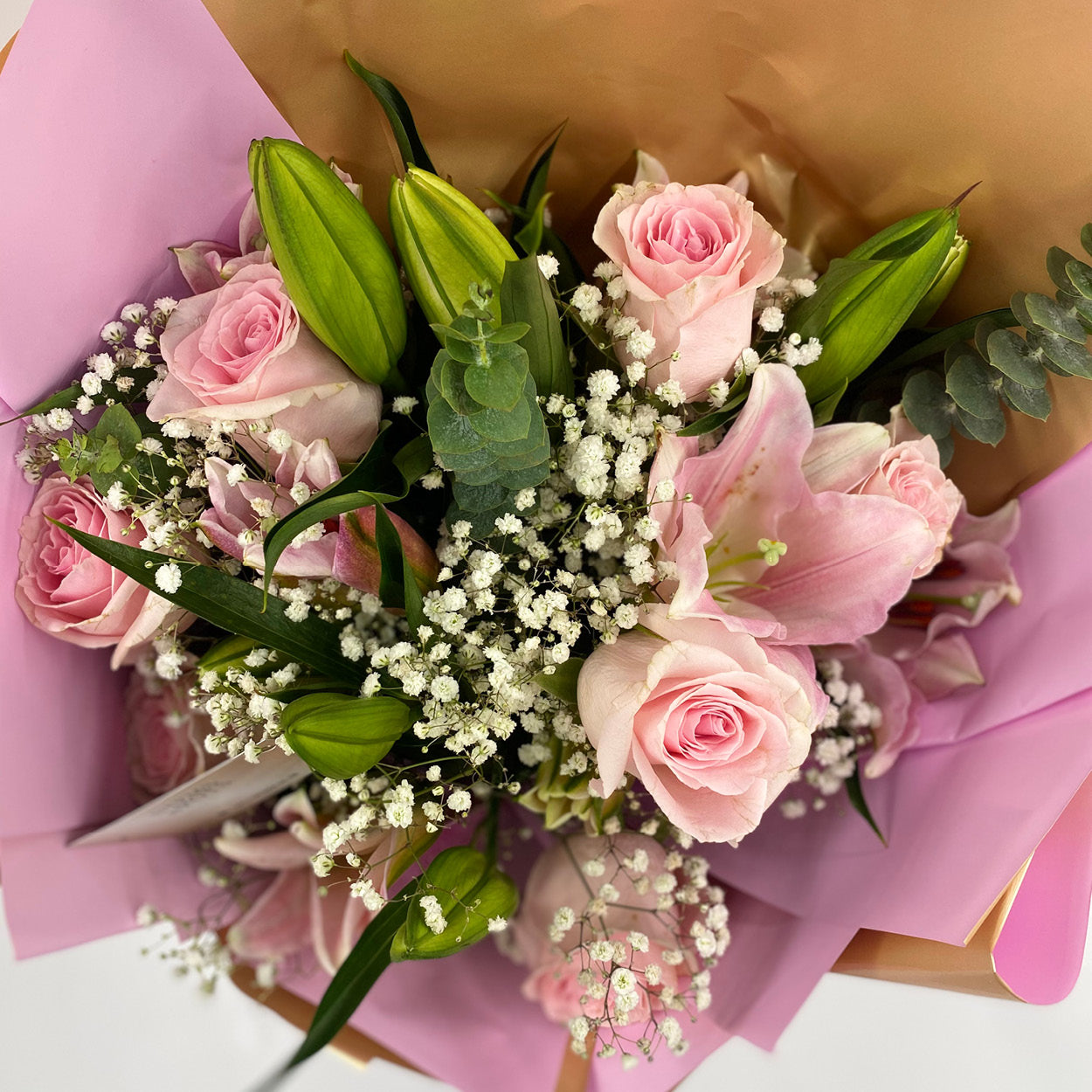 Pink Roses & Lilies for Mom – A Bouquet of Love & Appreciation