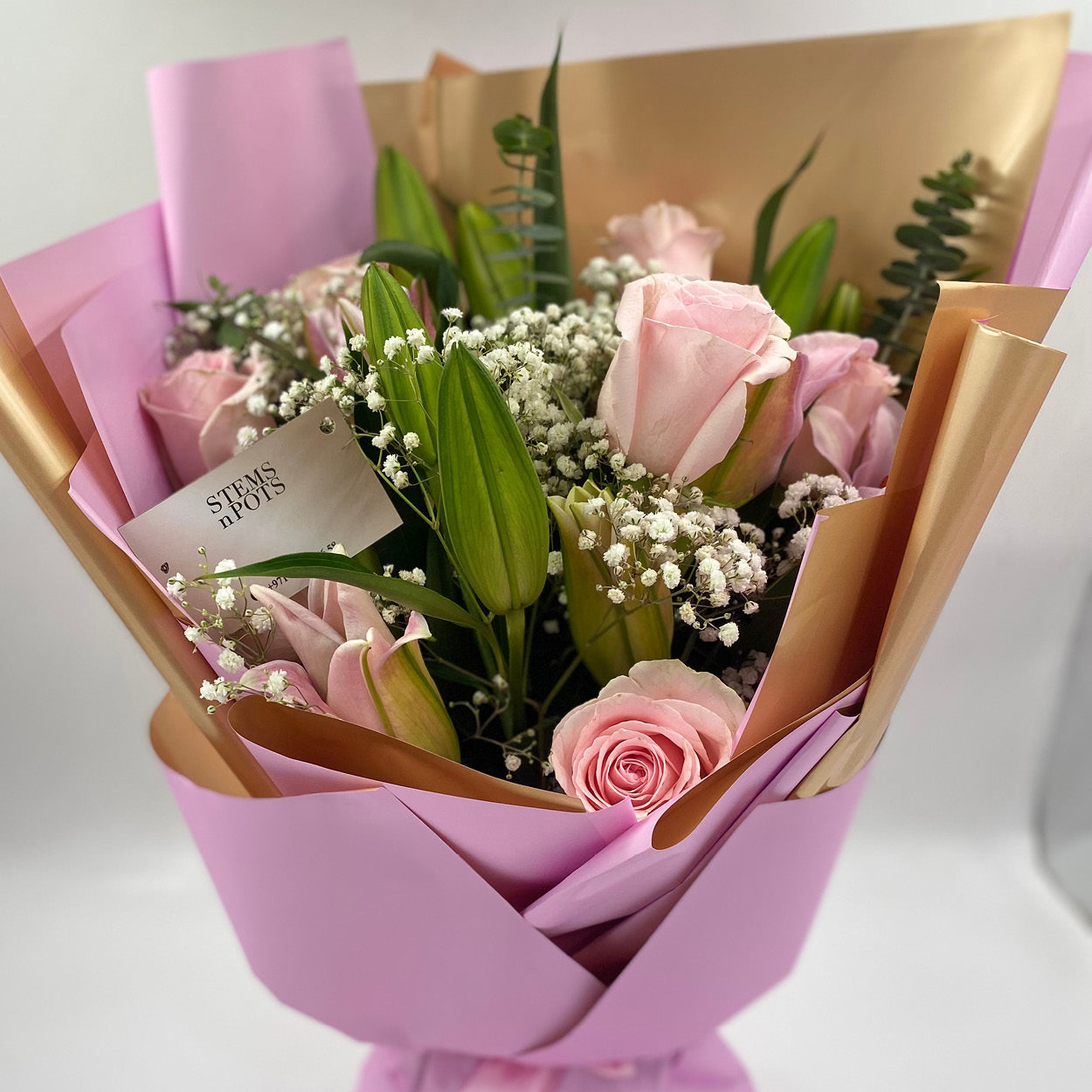 Pink Roses & Lilies for Mom – A Bouquet of Love & Appreciation