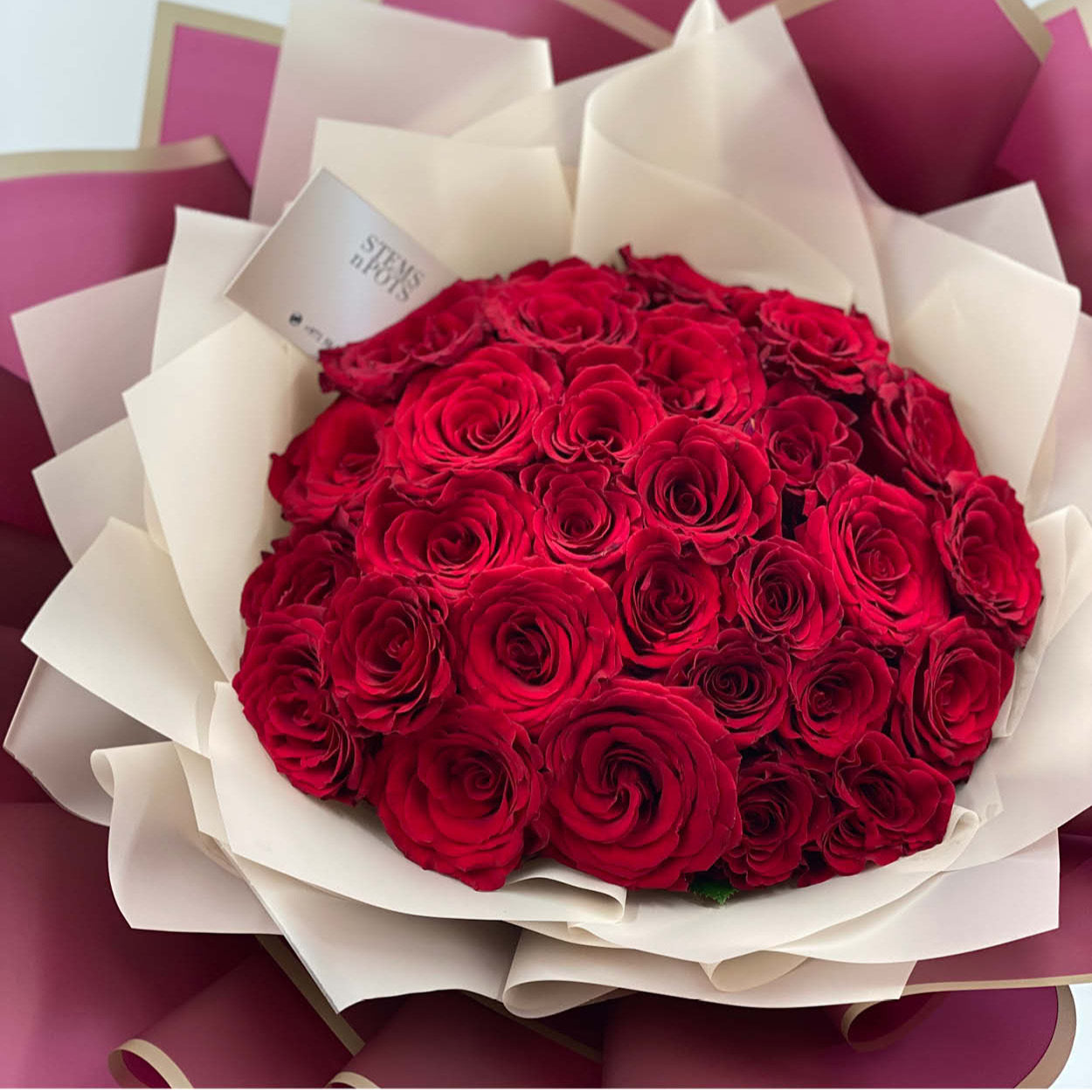 Red Roses for Love – Classic Romantic Bouquet
