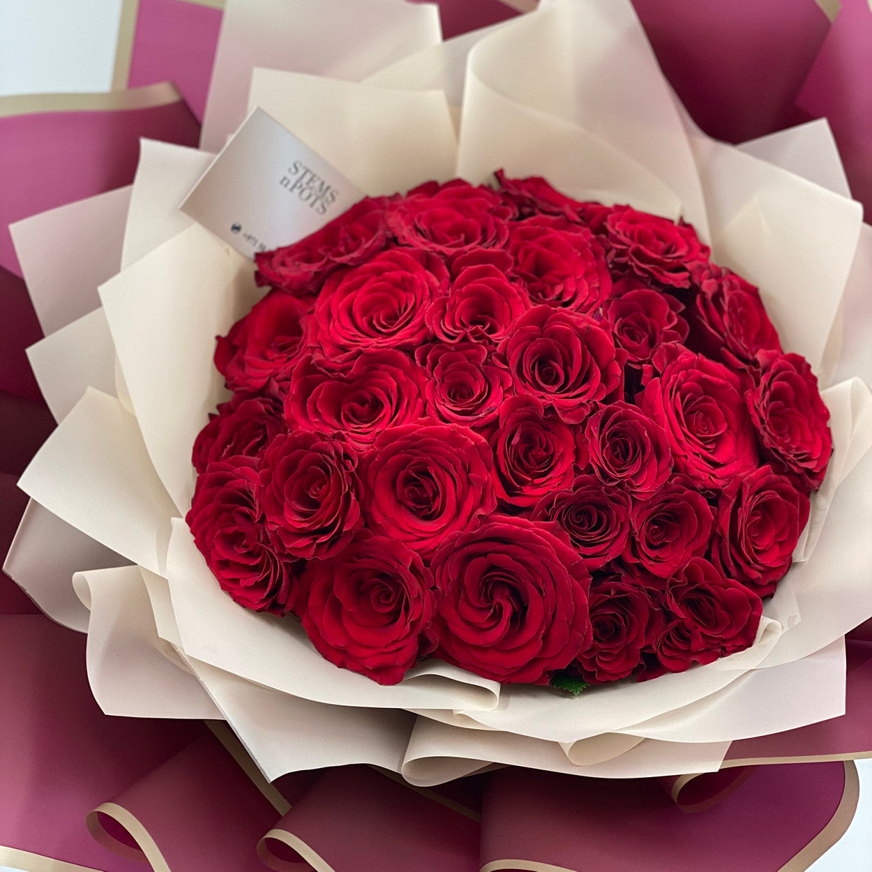 Red Roses for Love – Classic Romantic Bouquet