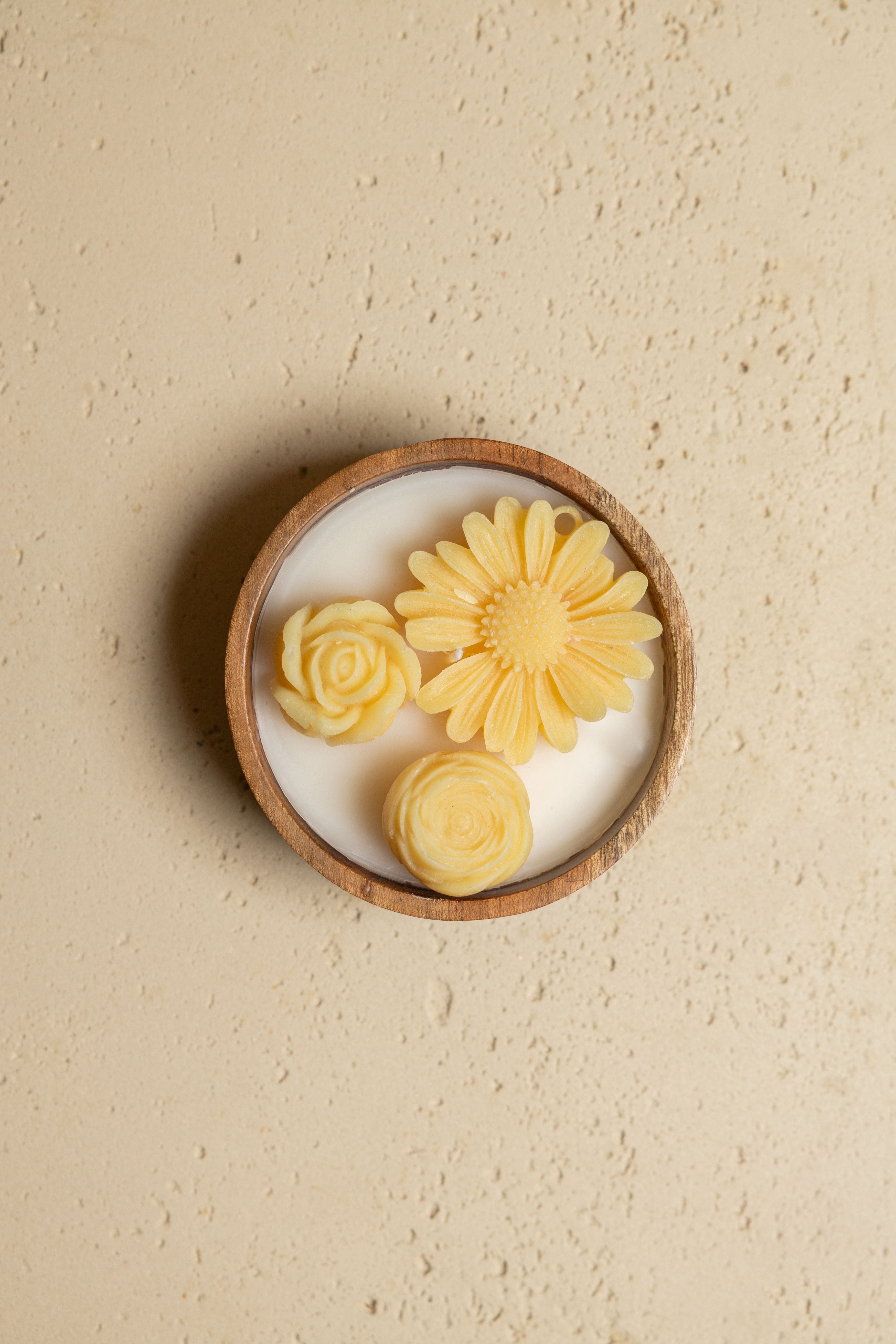 Wooden Candle Flower Pot - White & Yellow