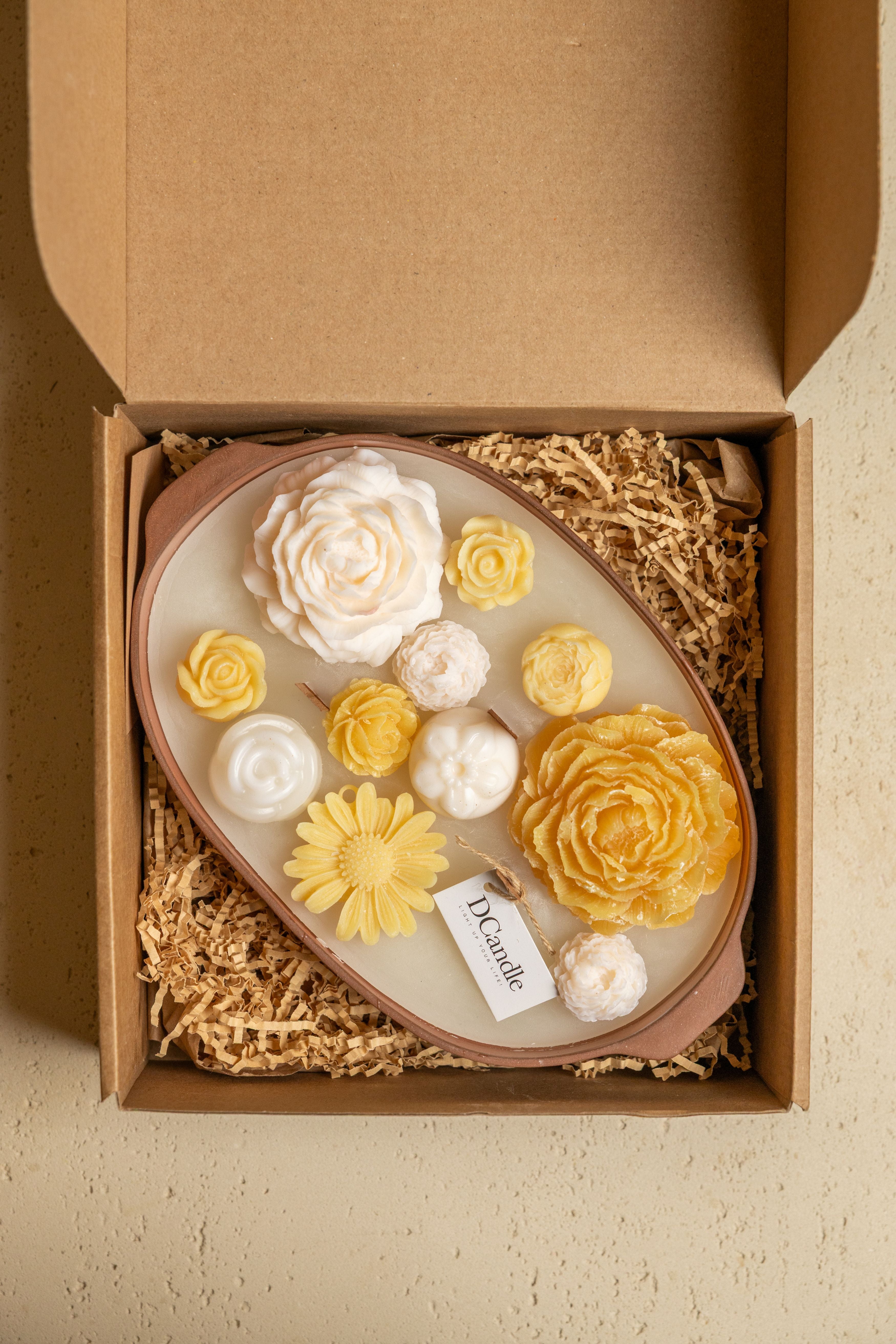 Artisan Flowers Candle - Yellow and White