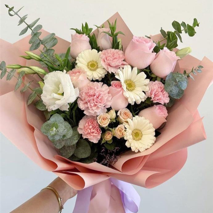 Shades of Pink & White Flowers Bouquet – From UAE to Amman