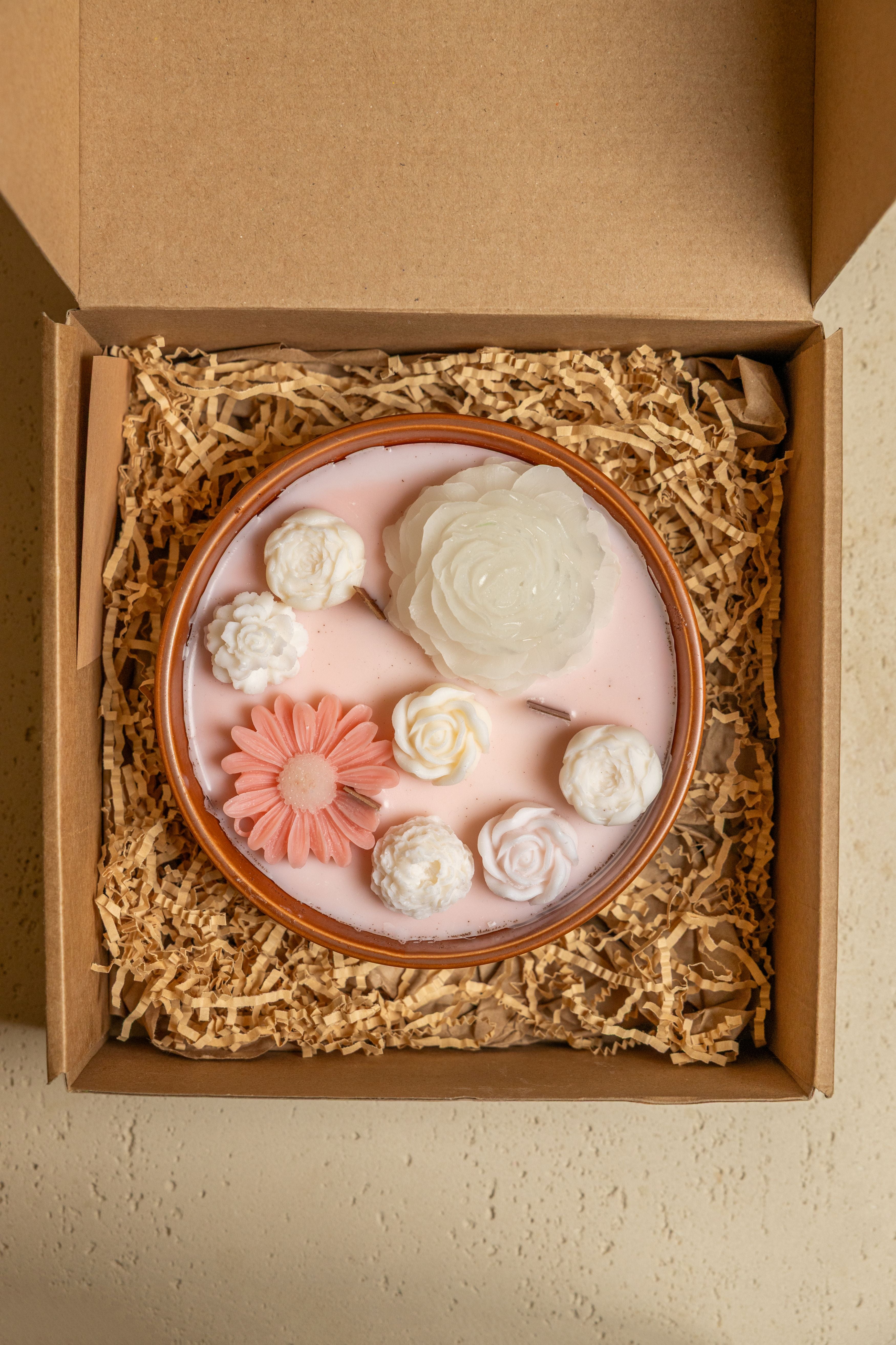 Artisan Flower Candle - Pink & White